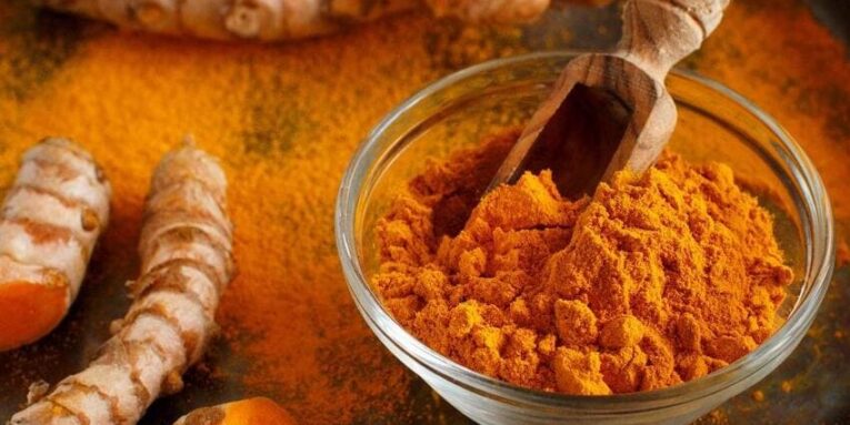 Curcuma perchè assumerla e a che cosa prestare attenzione